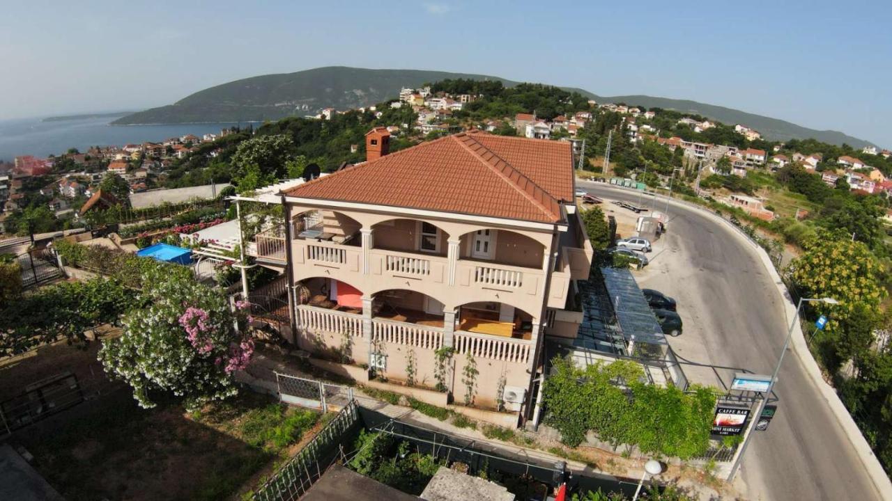 Apartments Popadic With Parking Herceg Novi Eksteriør bilde