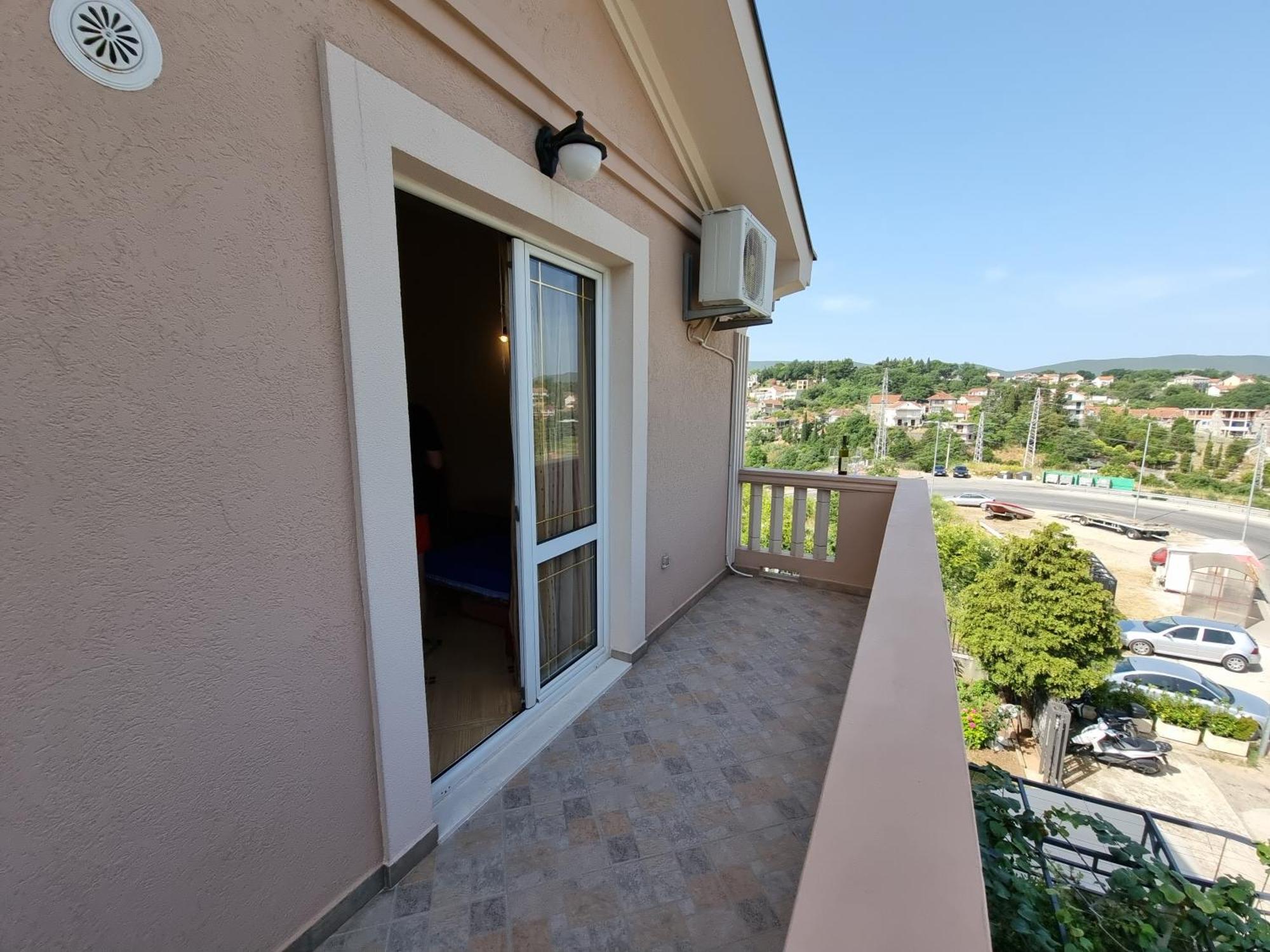 Apartments Popadic With Parking Herceg Novi Rom bilde