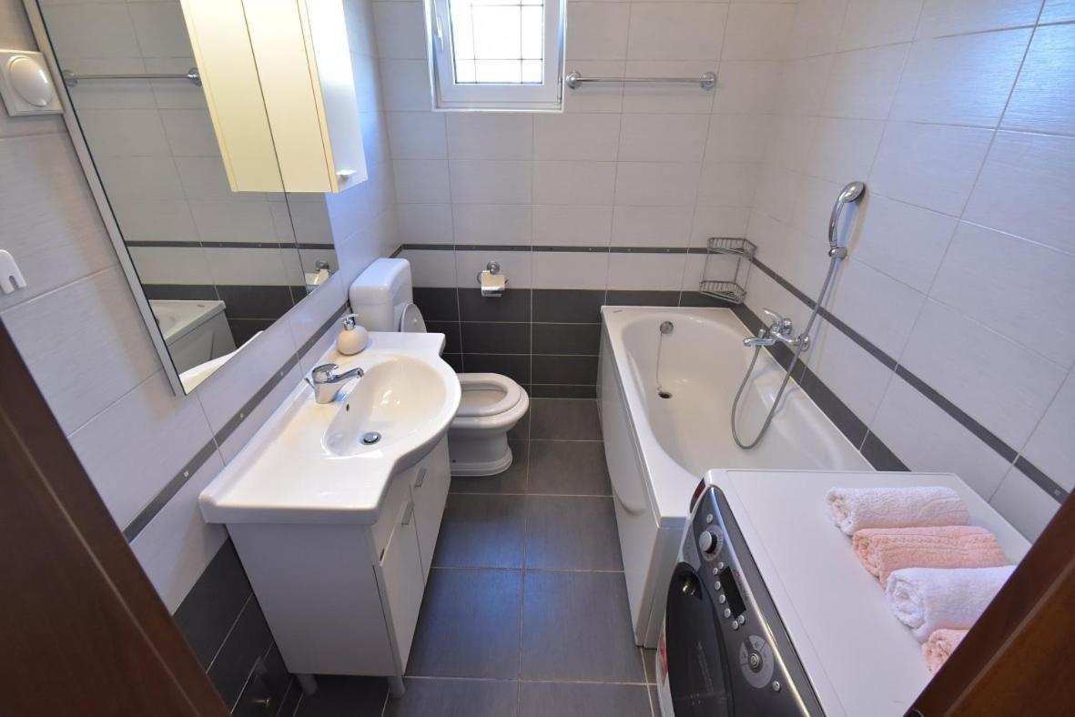 Apartments Popadic With Parking Herceg Novi Rom bilde