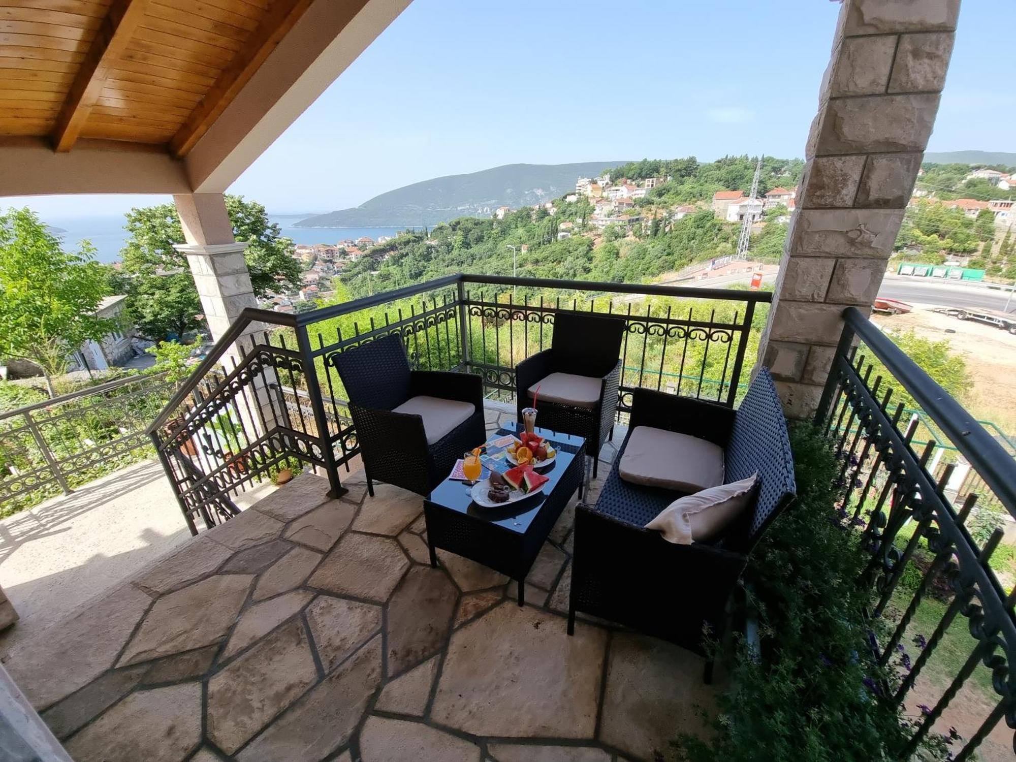 Apartments Popadic With Parking Herceg Novi Rom bilde